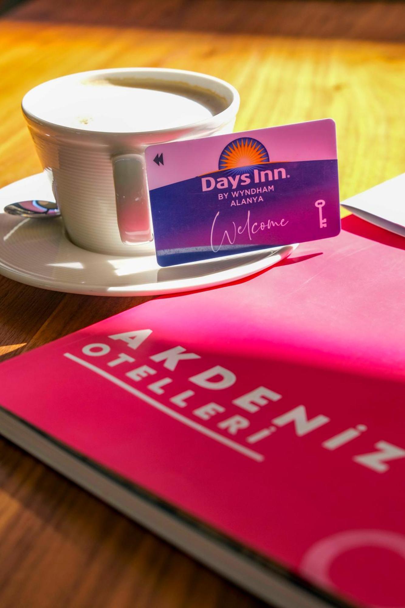 Days Inn By Wyndham Аланя Екстериор снимка